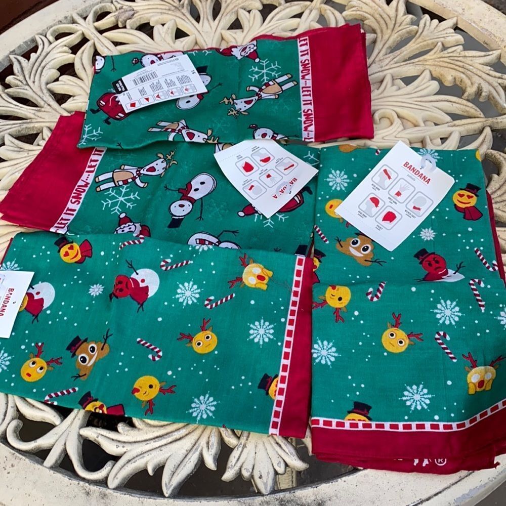 *Lot of 4* Christmas bandannas